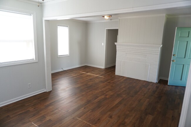 Building Photo - 3BR/1BA Home in Midtown Wilmington - $1,75...
