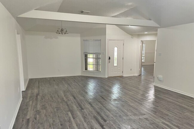 Building Photo - 17403 Masonridge Dr