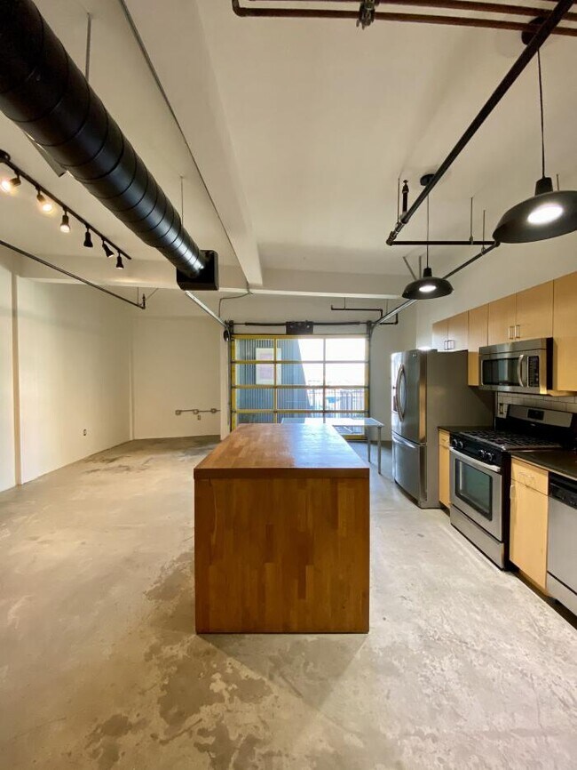 Foto del edificio - 1 bedroom in Los Angeles CA 90031