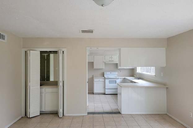 Building Photo - 8011 Bova Rd