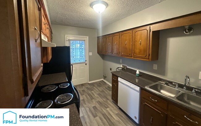 Foto del edificio - 4360 Howardcrest Dr