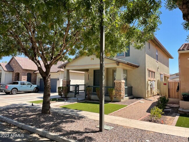 Building Photo - 15427 W Aster Dr