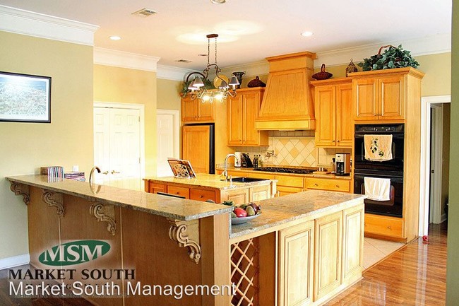 Foto del edificio - 774 Southbridge Blvd