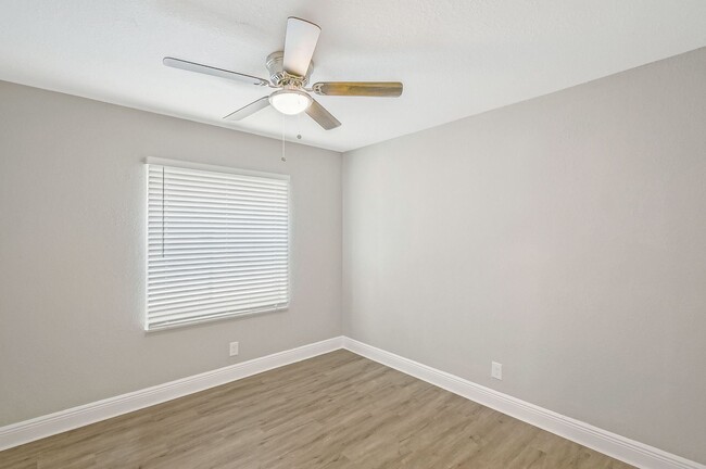 Building Photo - 4 br, 2 bath House - 5919 Ithaca Cir W