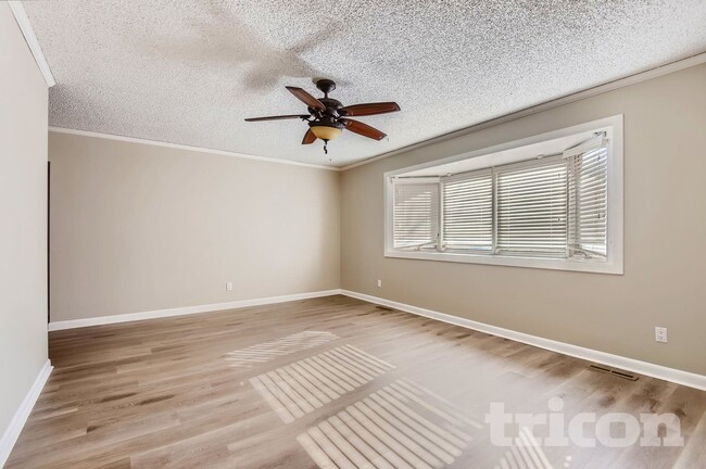 Building Photo - 7681 E Easter Pl