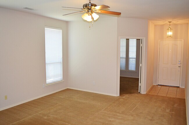 Building Photo - Charming 4-Bedroom Home in a Quiet Neighbo...