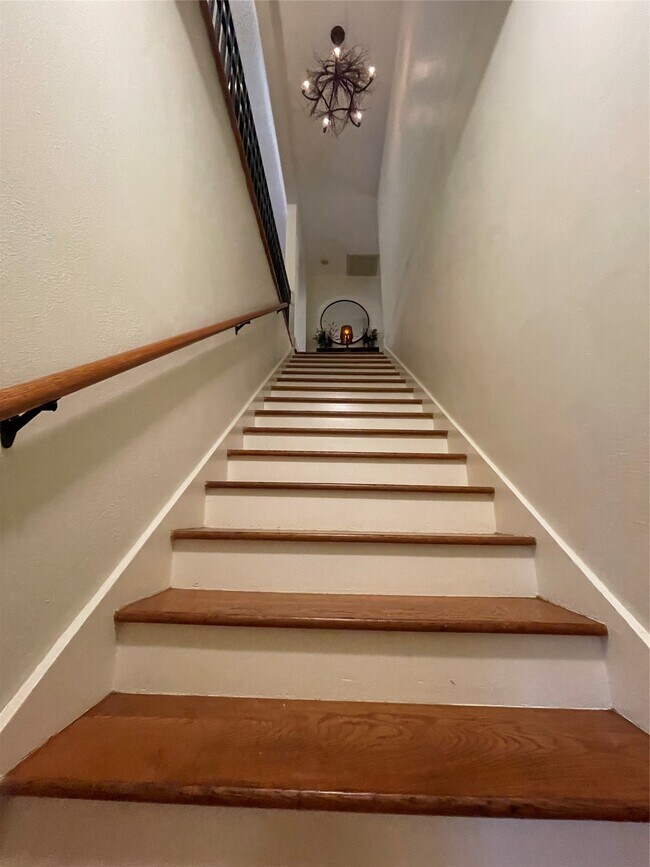 Foto del edificio - 1604 Castle Ct