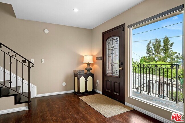 Building Photo - 3810 Ramboz Dr