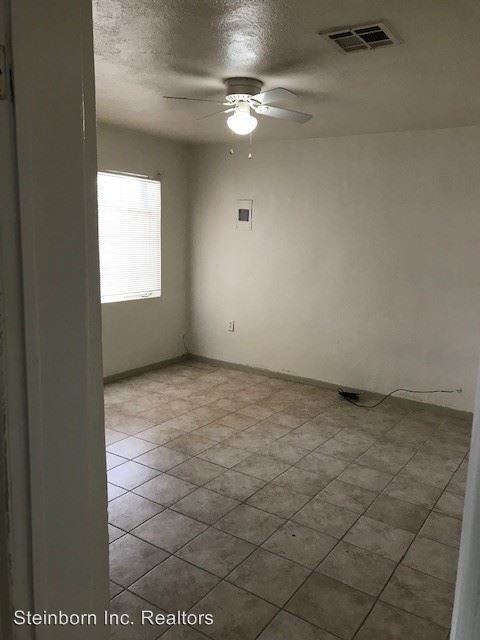 Building Photo - 316 E Picacho Ave