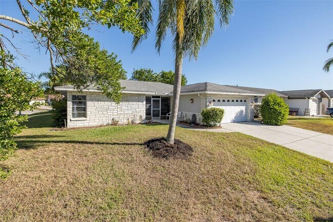 Building Photo - 8015 San Fernando Dr