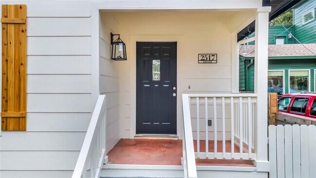 Building Photo - 2517 E 4th St