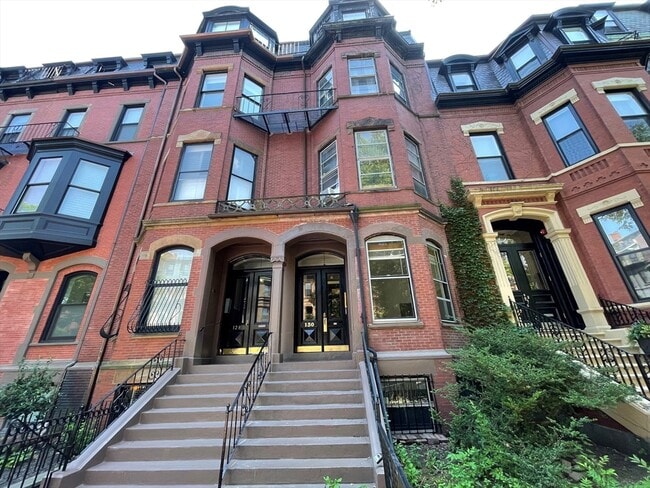 Building Photo - 130 Marlborough St