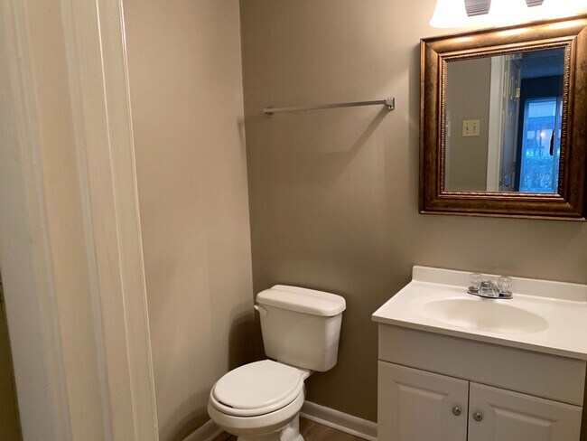 Building Photo - 1719 Ridge Oak Pl