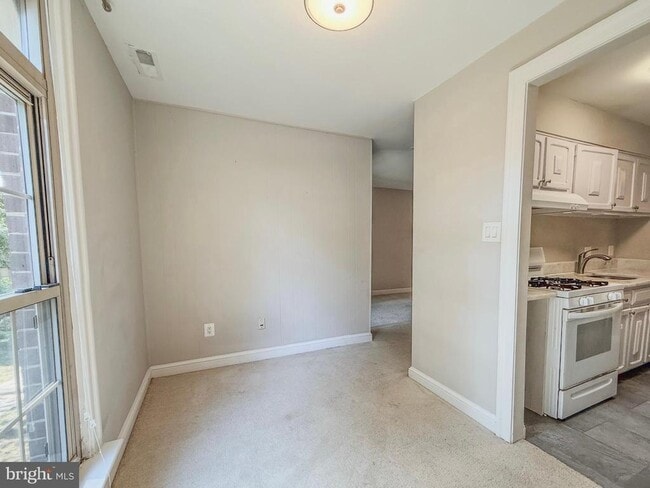 Foto del edificio - 3330 Woodburn Village Dr