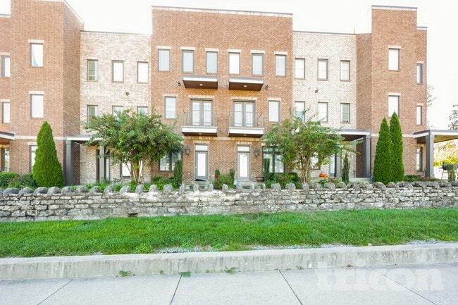 Building Photo - 6817 Charlotte Pike