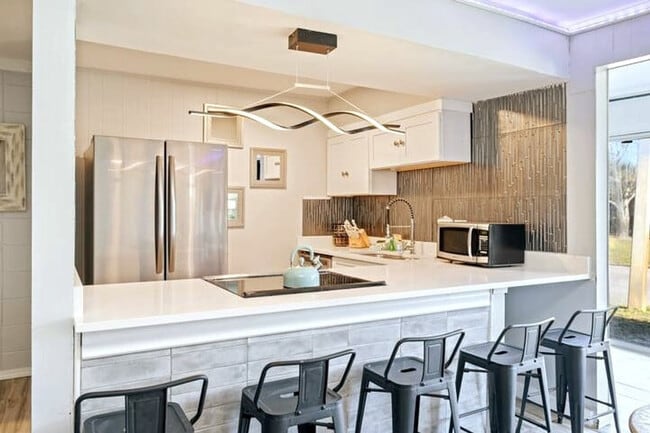 Building Photo - 4000 Gulf Terrace Dr