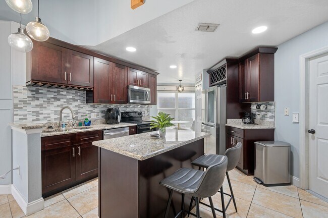 Foto del edificio - 3312 Kaleigh Ct