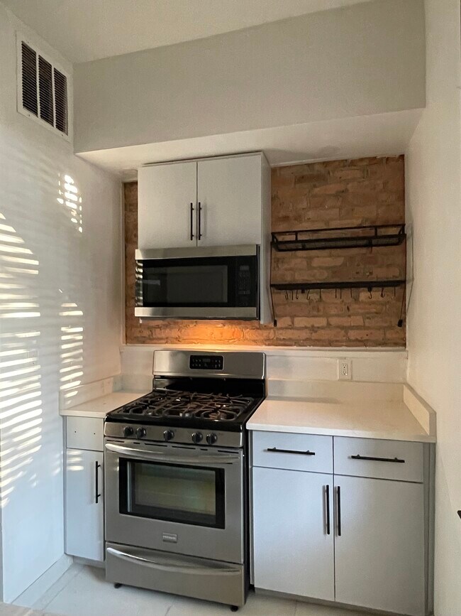 Foto del edificio - 7114 S Drexel Ave