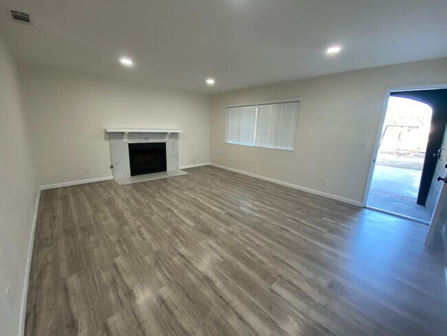 Building Photo - Littlerock Remodeled 3+2