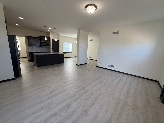 Building Photo - 4825 Suelo Rd