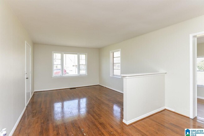 Building Photo - 1315 22nd Ave