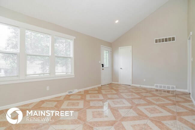 Building Photo - 2702 S Glenwood Ave