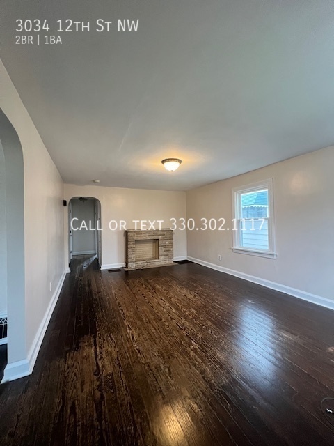 Building Photo - Spacious 2 bedroom with bonus room for ren...