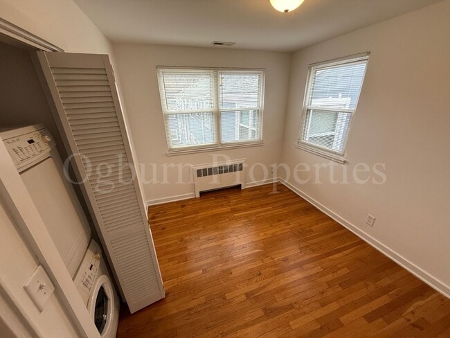 Foto del edificio - 2506-D Miller Park Cir-2BR/1BA-2nd Floor APT!!!
