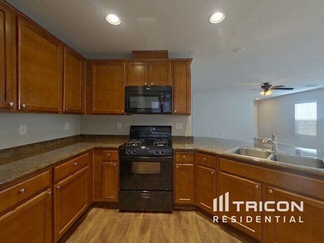 Foto del edificio - 7123 Town Forest Ave