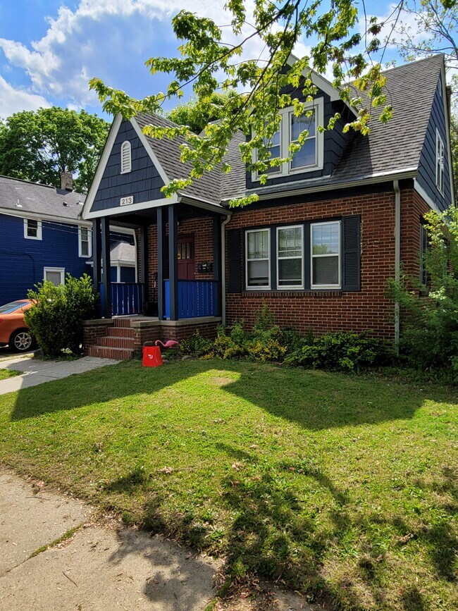 House - 213 Perrin St