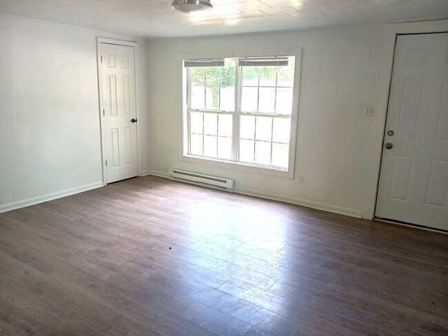 Building Photo - Two Bedroom House for Rent in Lancaster SC!