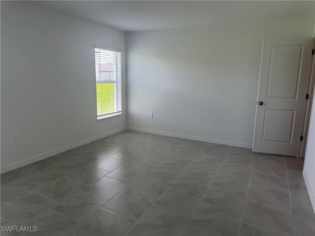 Foto del edificio - 17616 Paradiso Wy