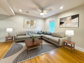 Building Photo - 37 Fenton St