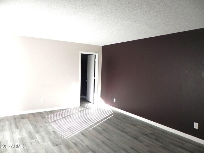 Building Photo - 15650 N 19th Ave