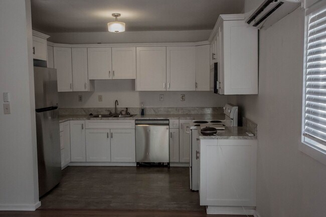 Building Photo - EA2206