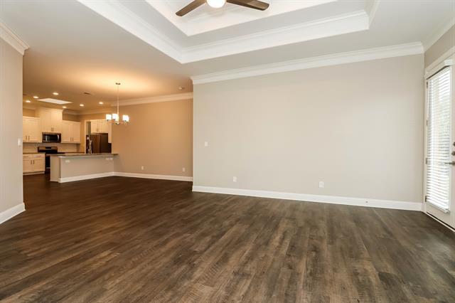 Foto del edificio - 8811 Creek Run Rd