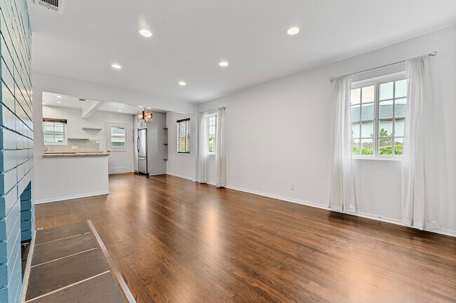 Foto del edificio - 4672 Imlay Ave