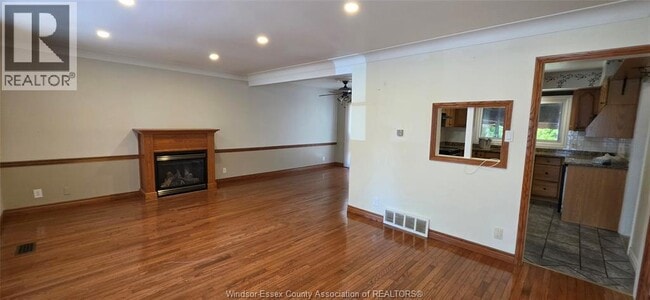 Building Photo - 1050 Bartlet Dr