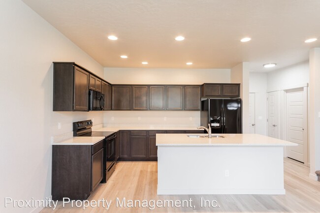 Building Photo - 3 br, 2.5 bath House - 9910 W. Cable Car S...