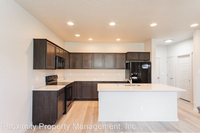 Foto del edificio - 3 br, 2.5 bath House - 9910 W. Cable Car S...