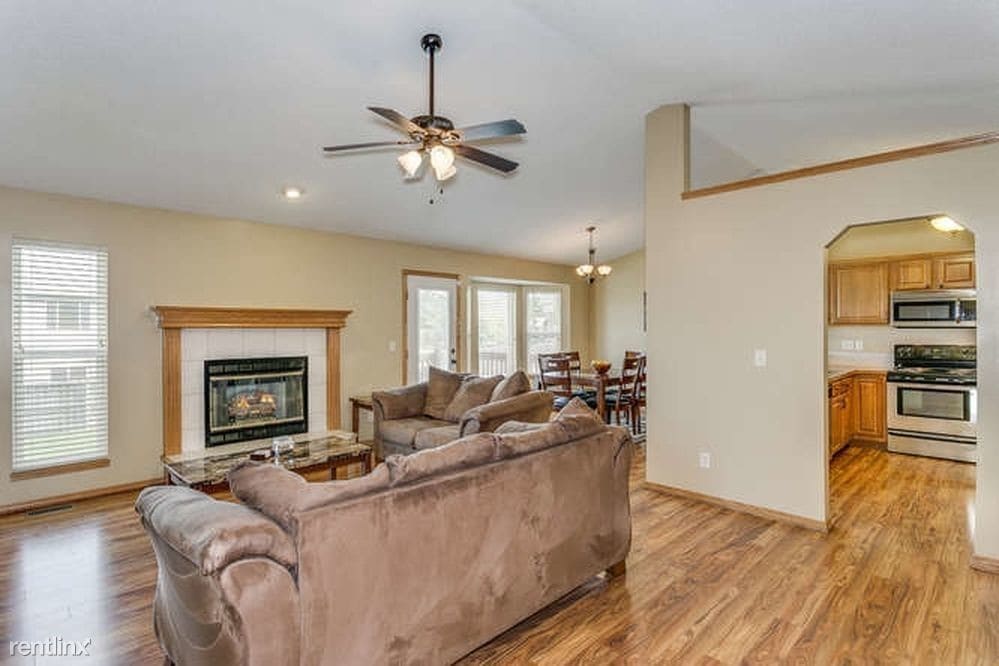 1018 E Pembrook Rd, Derby, KS 67037 House Rental in Derby, KS