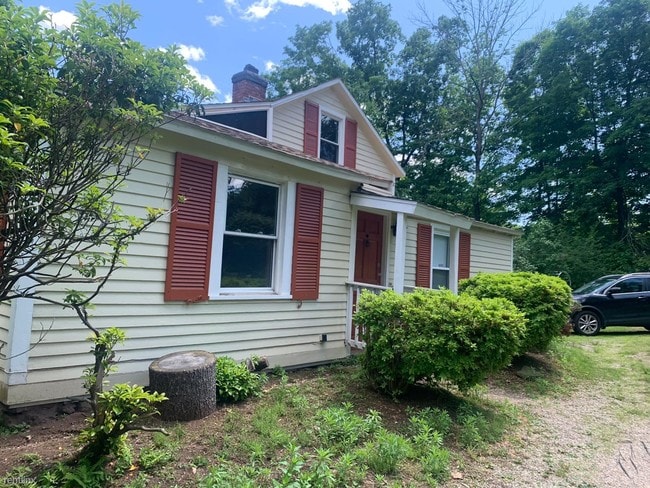 Building Photo - 3 br, 1.5 bath House - 2065 Shepard Ave