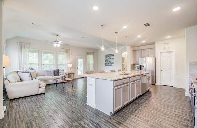 Foto del edificio - 27817 Ellie Oak Ln