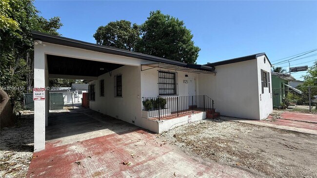 Foto del edificio - 8125 NW 6th Ave