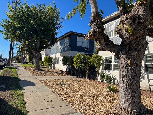 Foto del edificio - 13213 Oxnard St