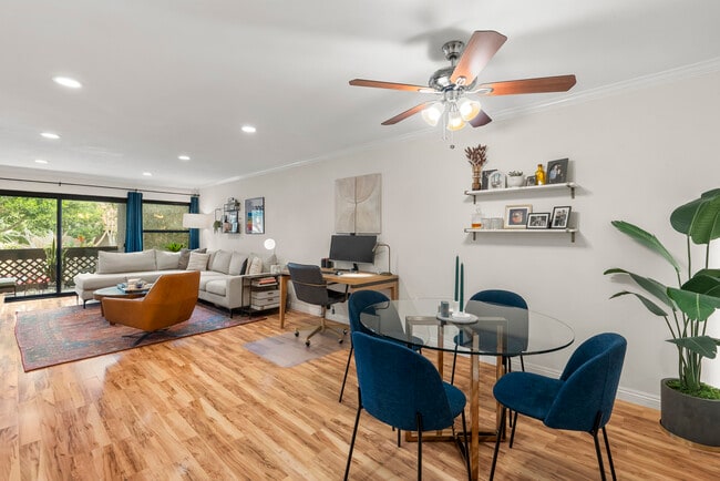 Photo - 7742 Redlands St (Playa del Rey, CA) Apartment