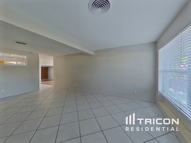 Foto del edificio - 2761 59th Ave N