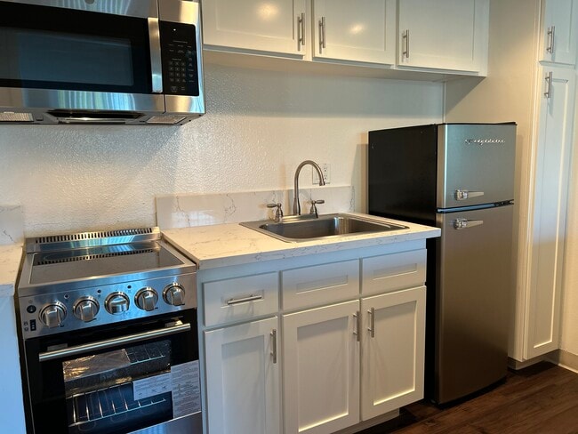 Building Photo - Casa Del Amo