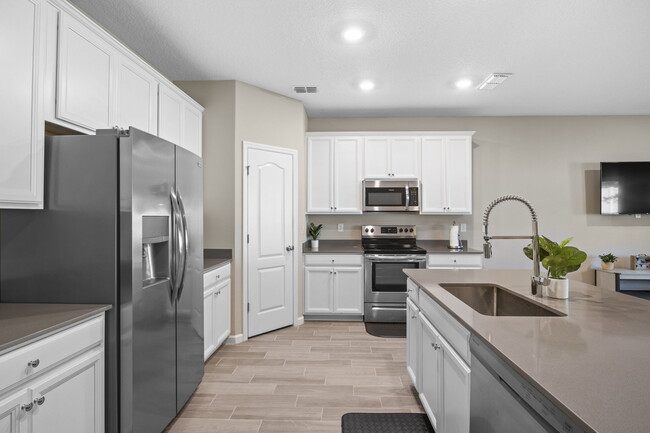 Kitchen - 1685 Pottsburg Point Dr