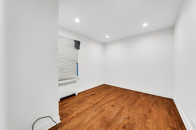 Foto del edificio - 8709 Callie Ave